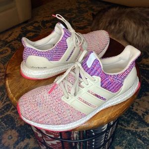 💜💕Adidas Ultra Boost multi-color red💕💜
